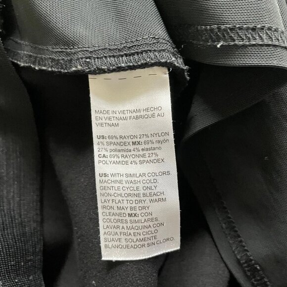 EUC Chicos Ponte Pull On Pants 8 Black Stretch Knit Elastic Waist Faux Pockets - Picture 6 of 11